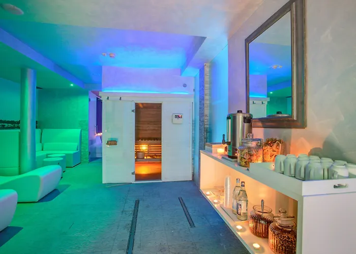 Ferretti Beach Hotel